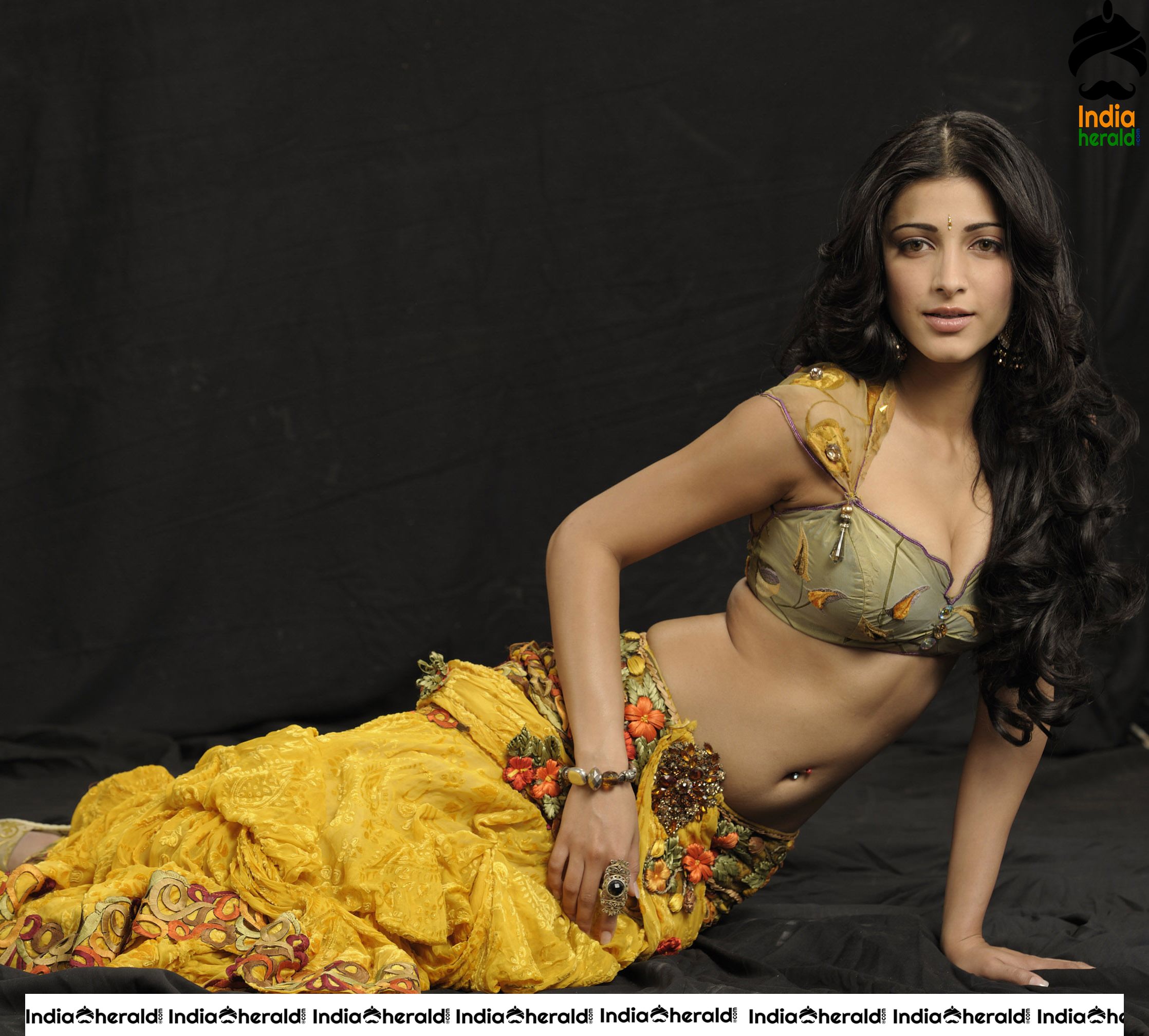 Shruti Haasan Hot Photos Collection Set 2