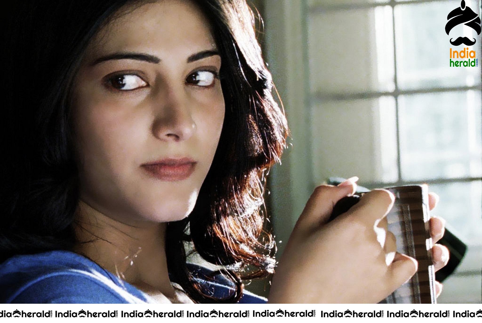 Shruti Haasan Hot Photos Collection Set 5