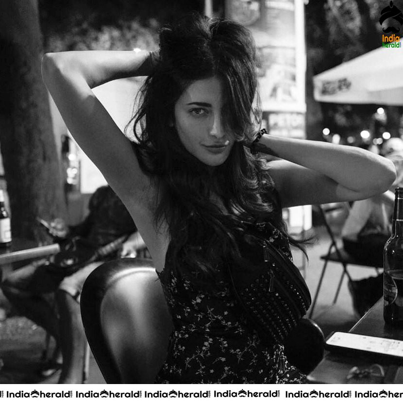 Shruti Haasan Unseen Rare Hot Stills Collections Set 2