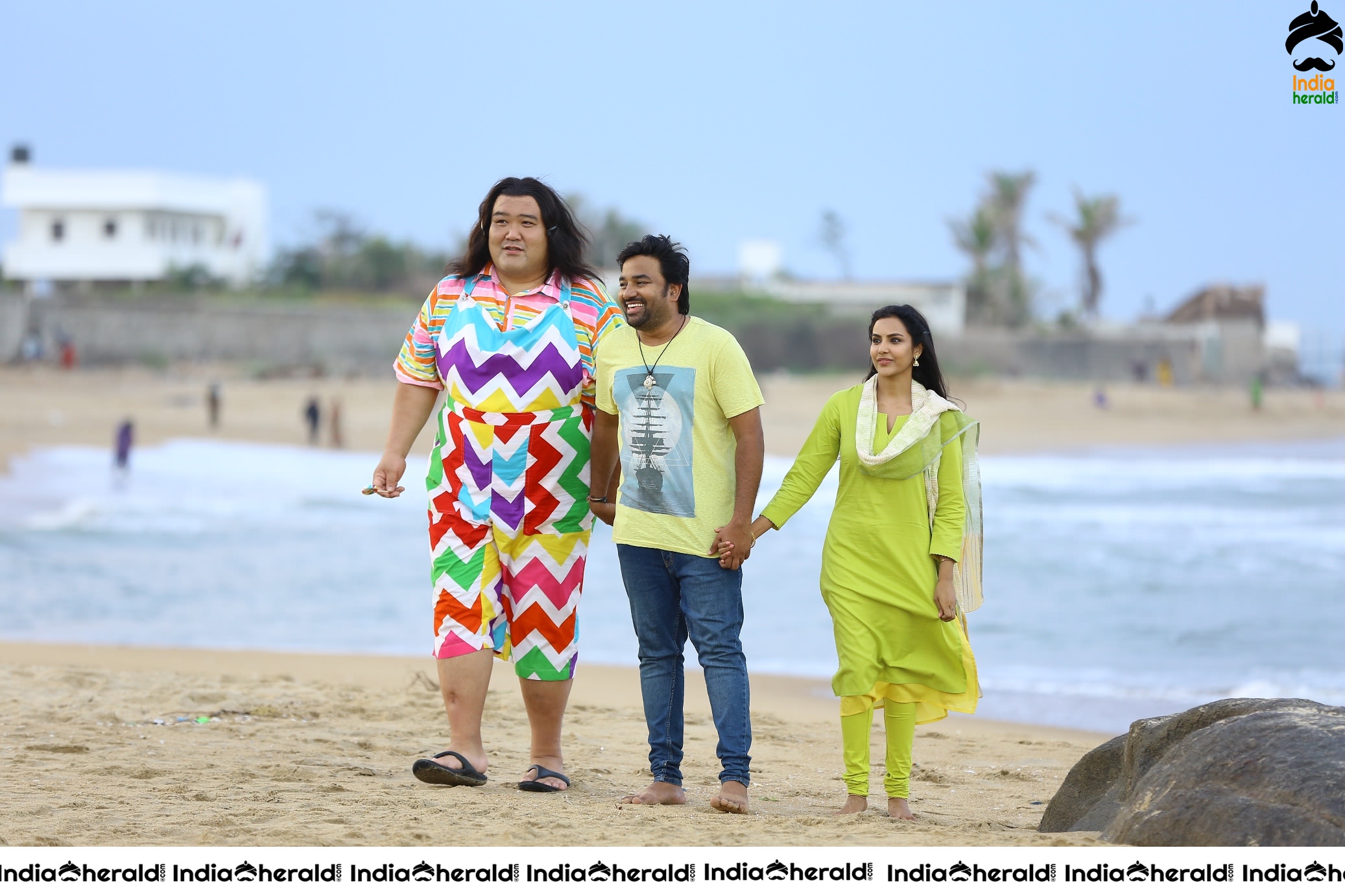 Siva and Priya Anand in Sumo Movie Stills