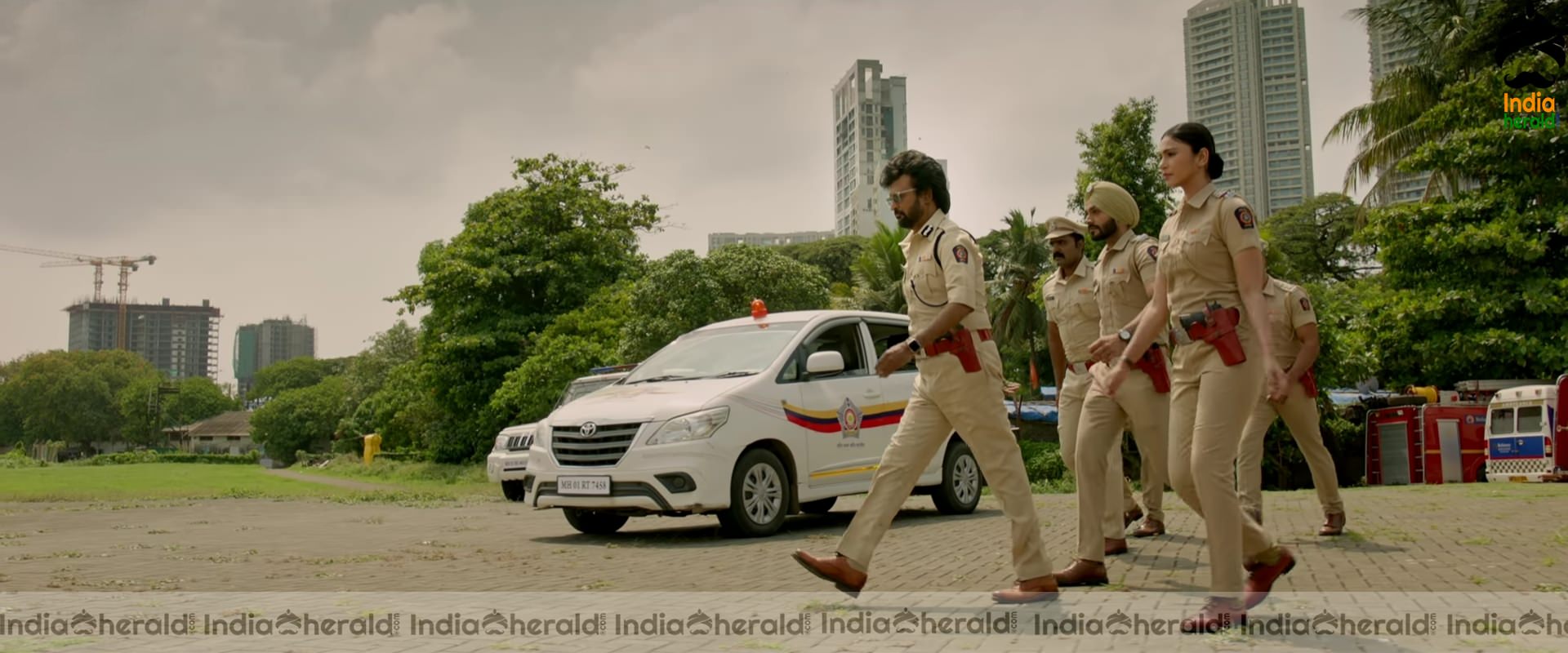 Super Star Rajinikanth and Nayantara in Darbar Trailer HD Stills Set 3