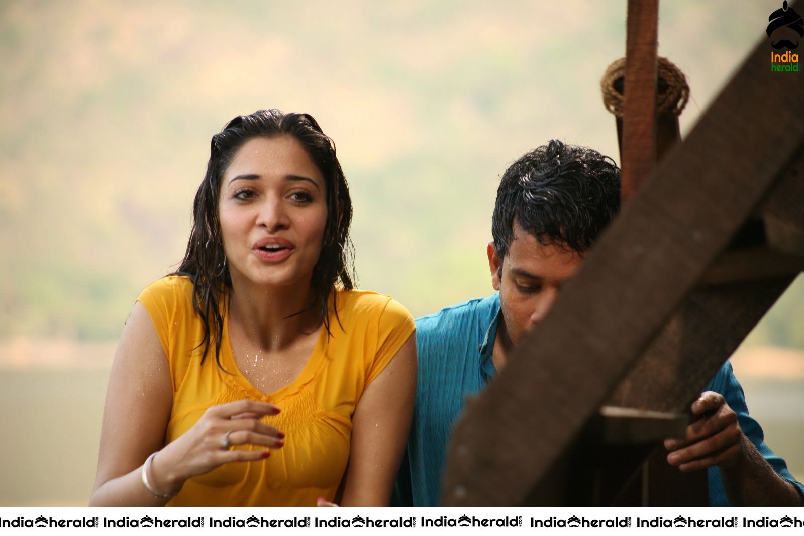 Tamanna Hot Rare Unseen Photos from Kanden Kaadhalai movie Set 1