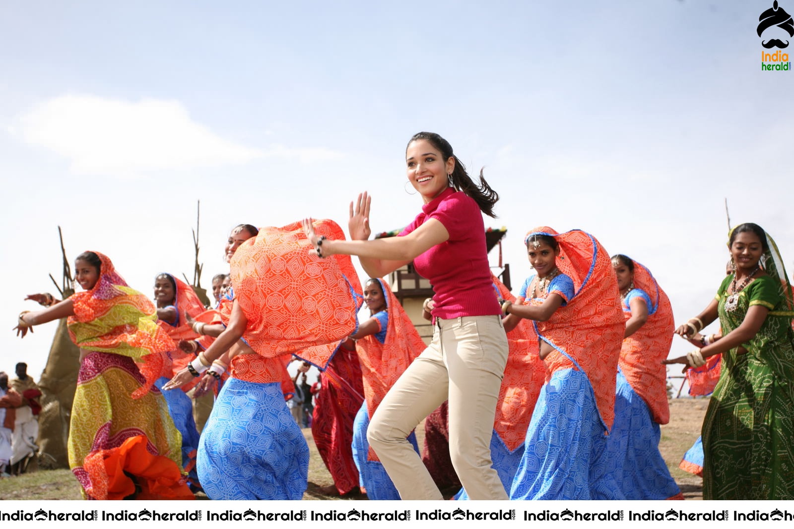 Tamanna Hot Rare Unseen Photos from Kanden Kaadhalai movie Set 2