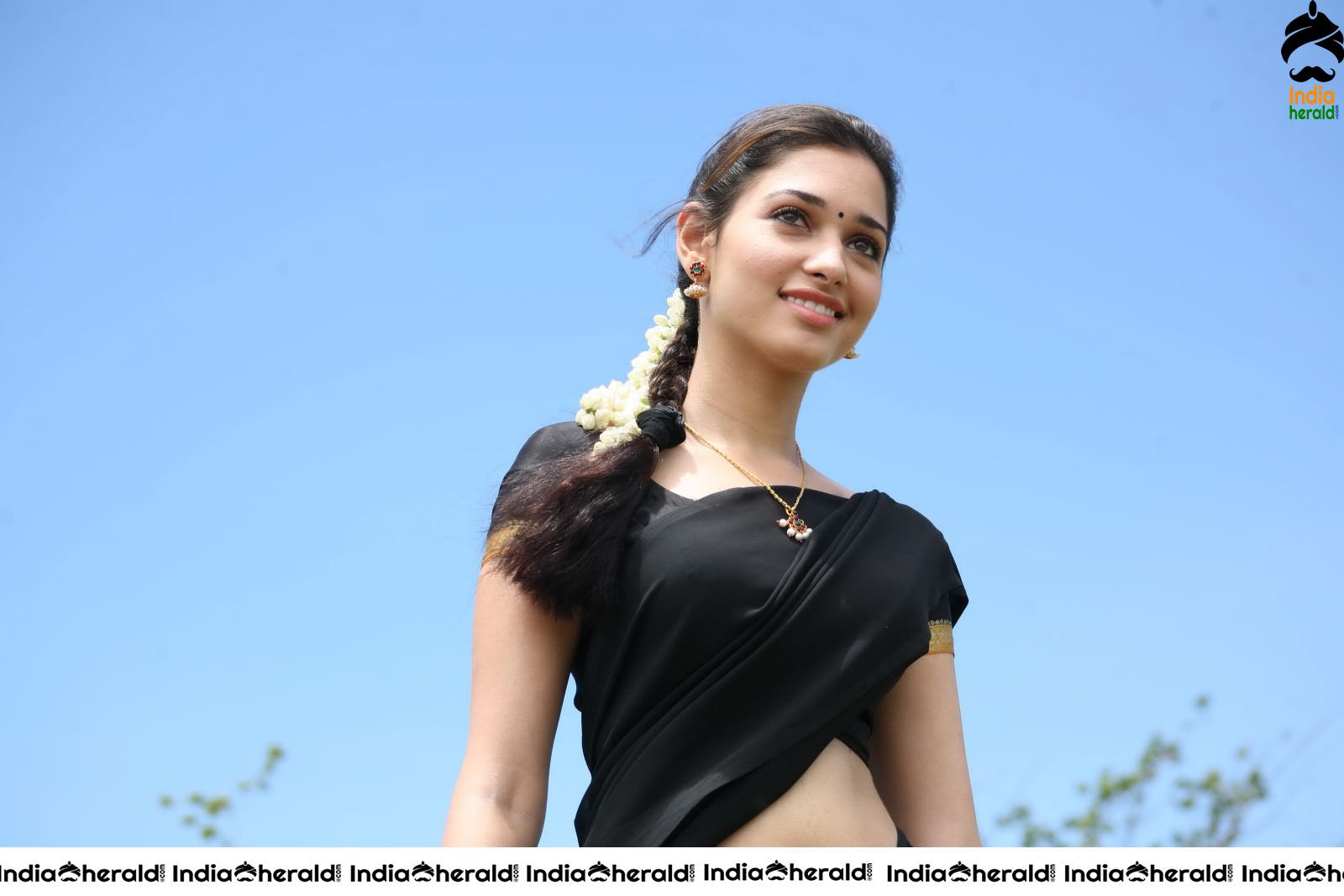 Tamanna Hot Rare Unseen Photos from Kanden Kaadhalai movie Set 3