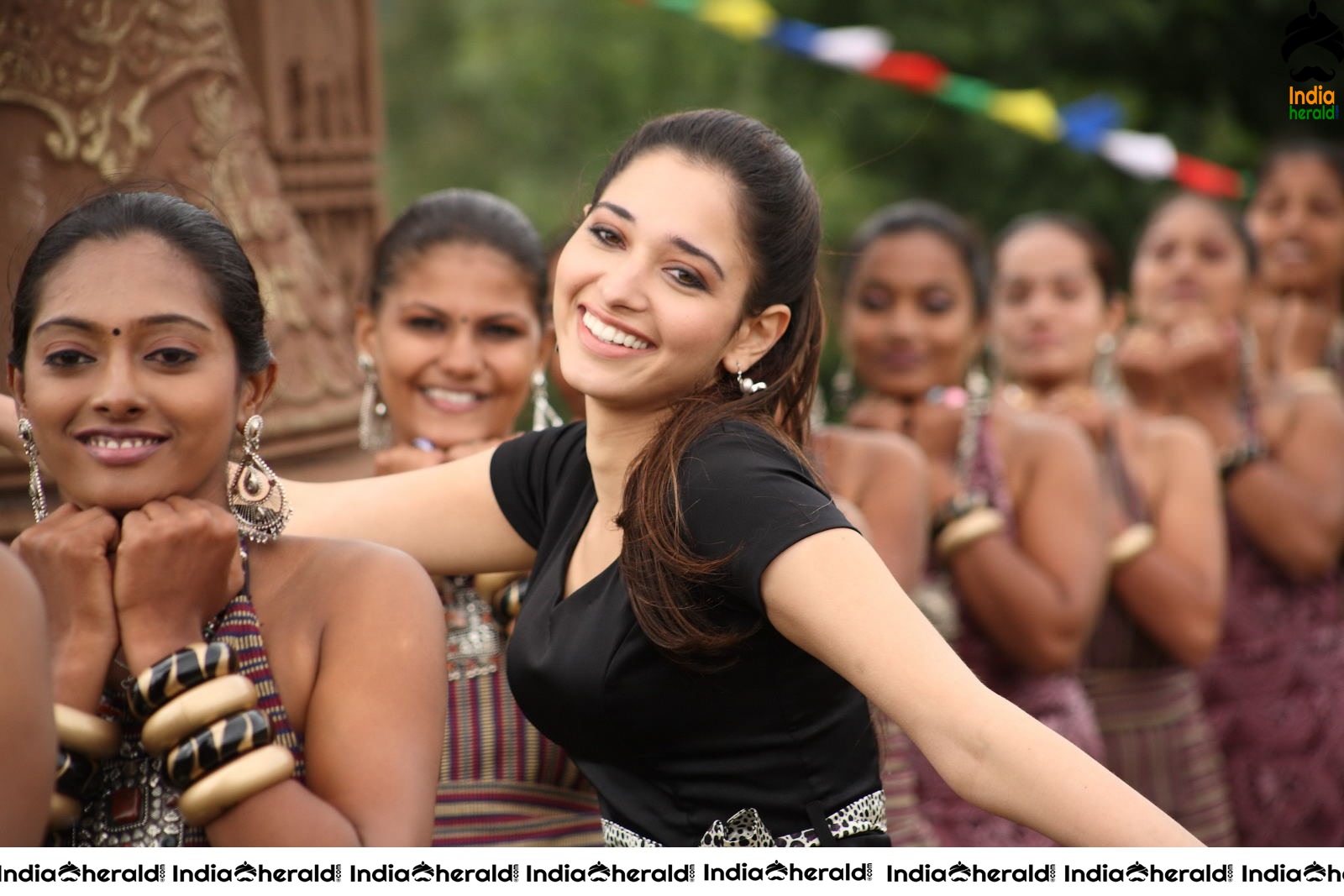 Tamanna Hot Rare Unseen Photos from Kanden Kaadhalai movie Set 4