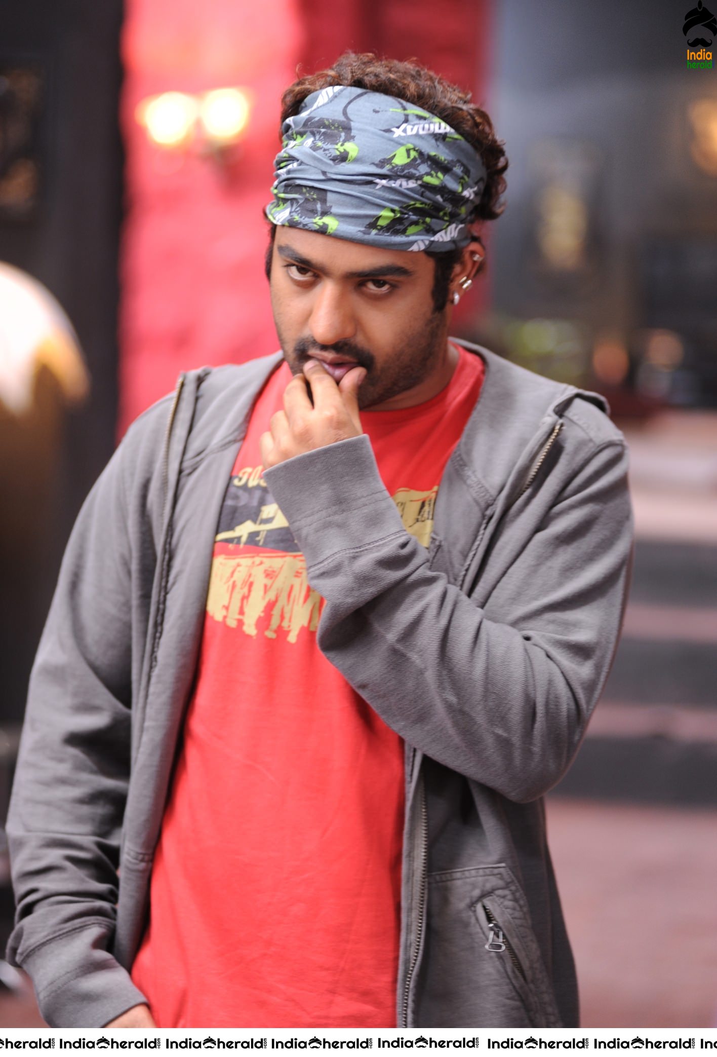 Tamannaah and Junior NTR Photos from Oosaravelli Movie Set 2