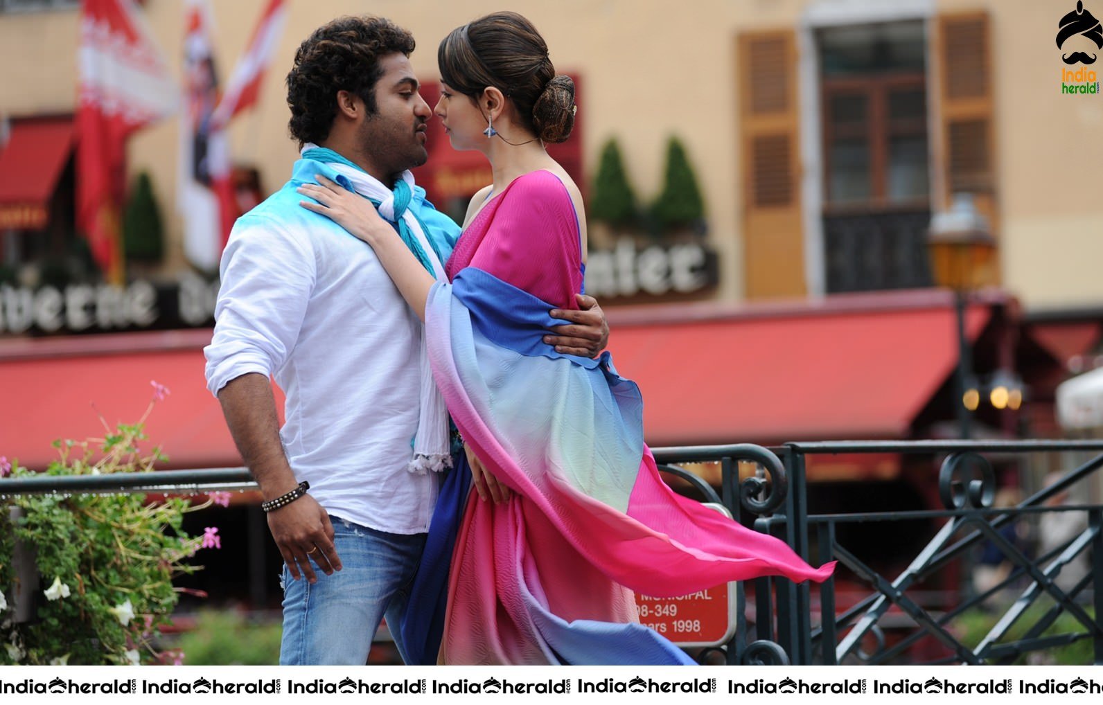 Tamannaah and Junior NTR Photos from Oosaravelli Movie Set 2