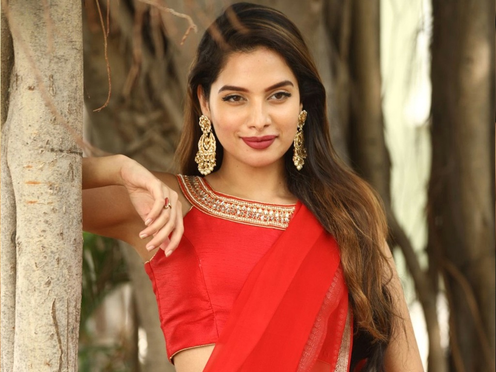 Tanya Ravichandran Hot Wallpapers Set 1
