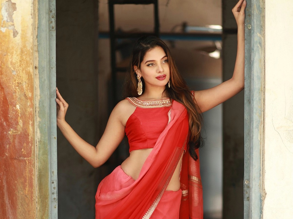 Tanya Ravichandran Hot Wallpapers Set 2