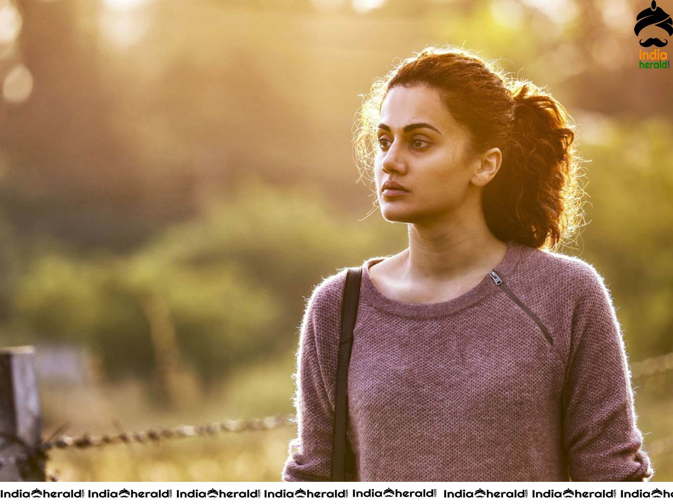 Teasing Hot Latest HD Wallpapers of Taapsee Pannu Part 1