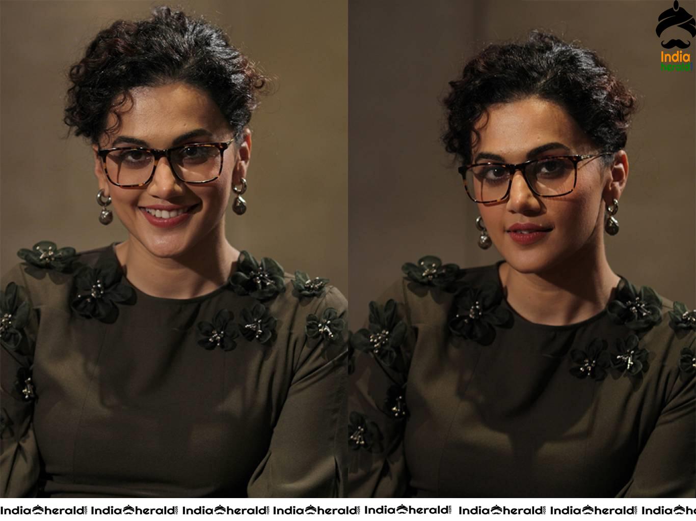 Teasing Hot Latest HD Wallpapers of Taapsee Pannu Part 1