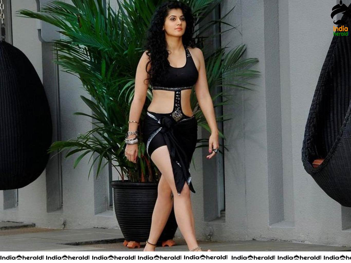 Teasing Hot Latest HD Wallpapers of Taapsee Pannu Part 2