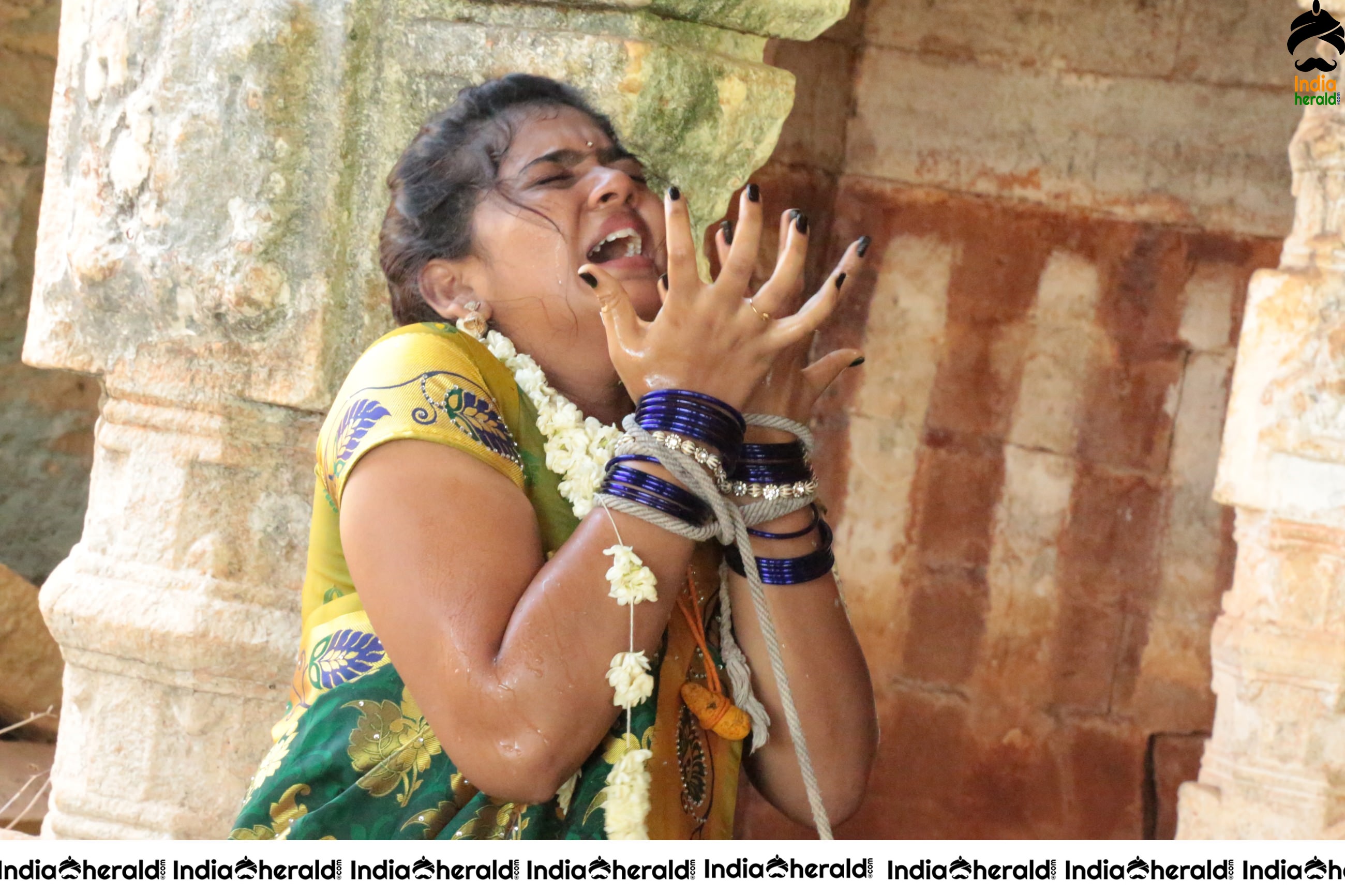 Thedu Movie photo Stills Set 2