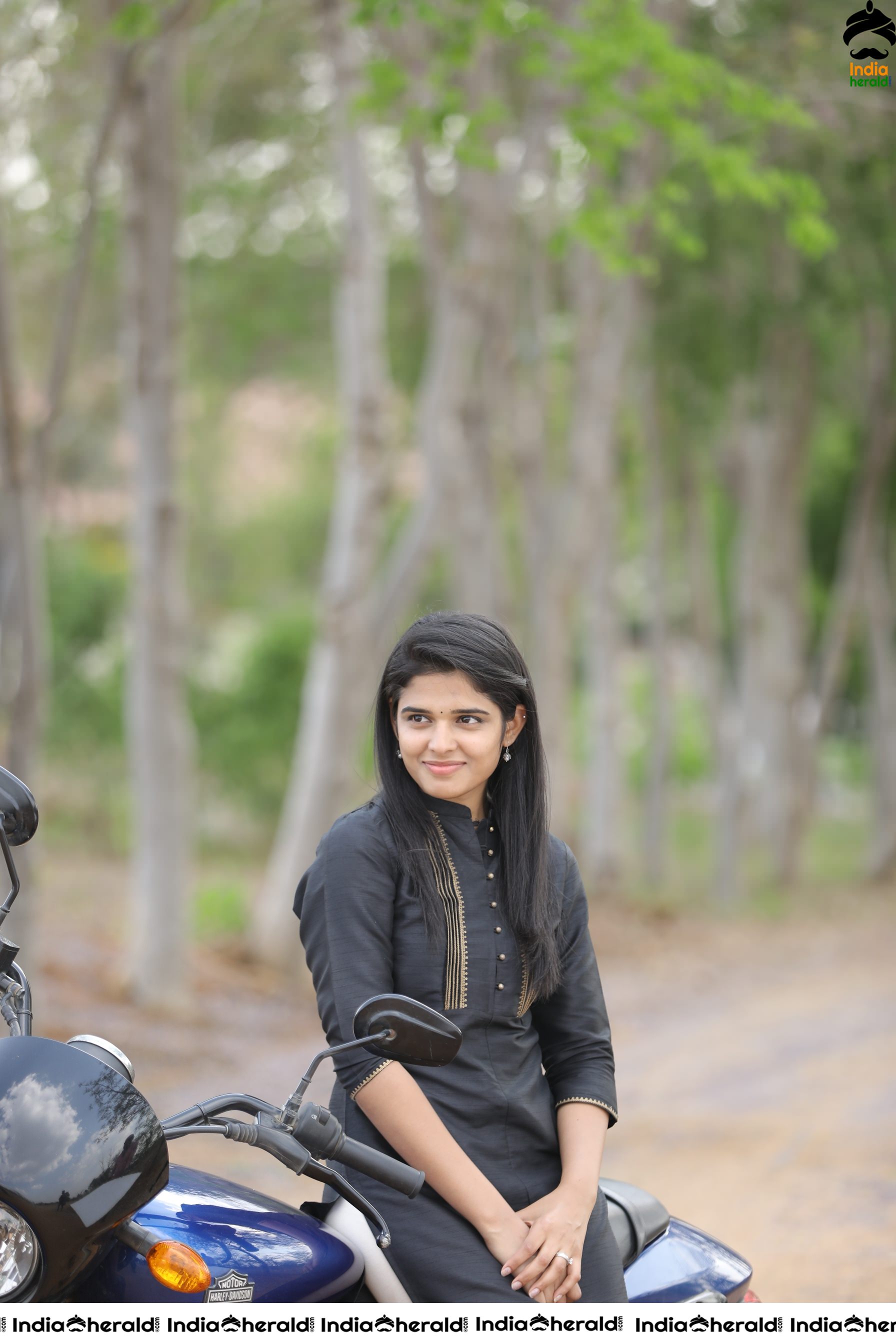 THOLUBOMMALATA MOVIE STILLS SET 5