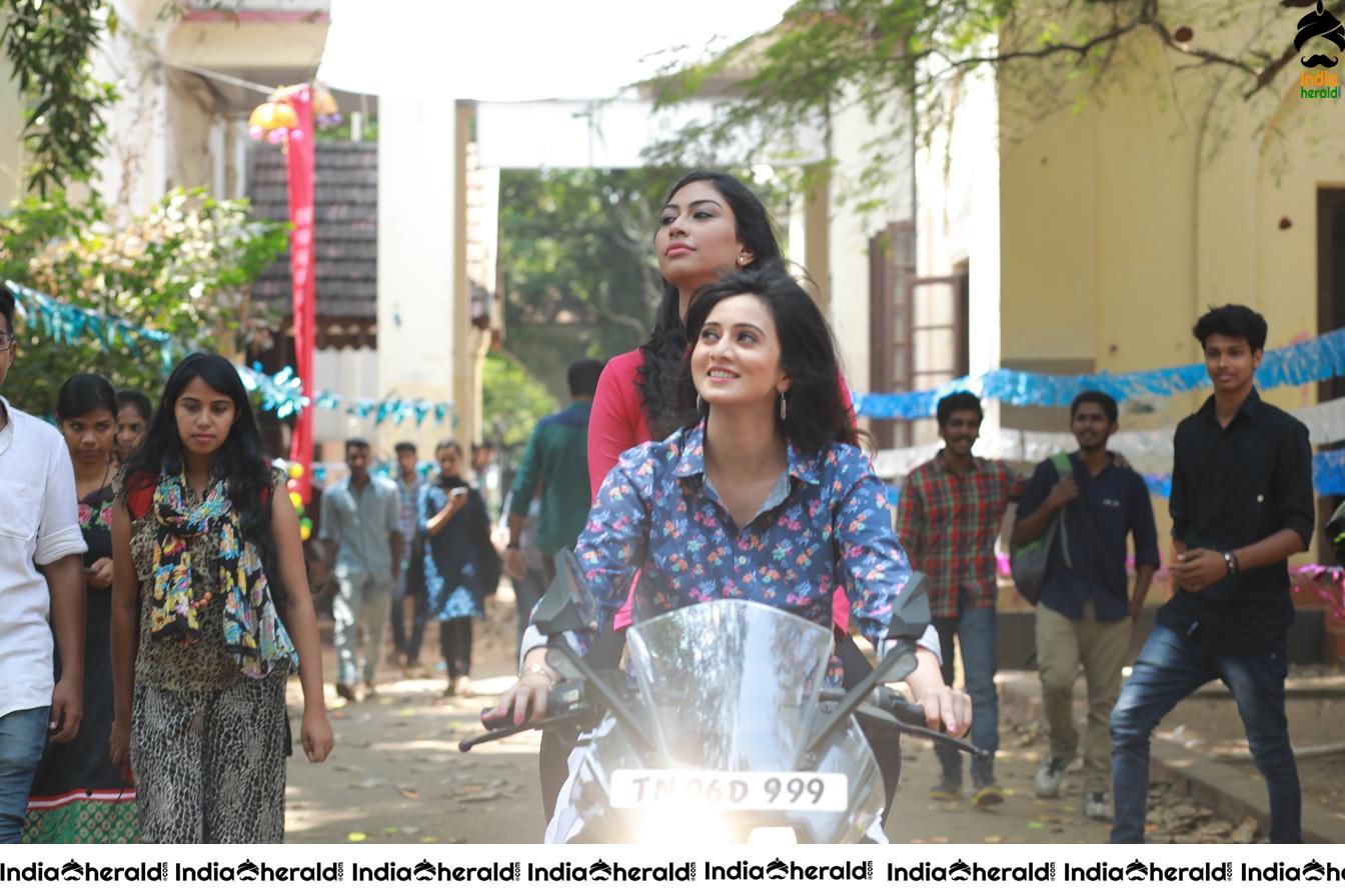 Un Kadhal Irunthal Tamil Movie Stills Set 1