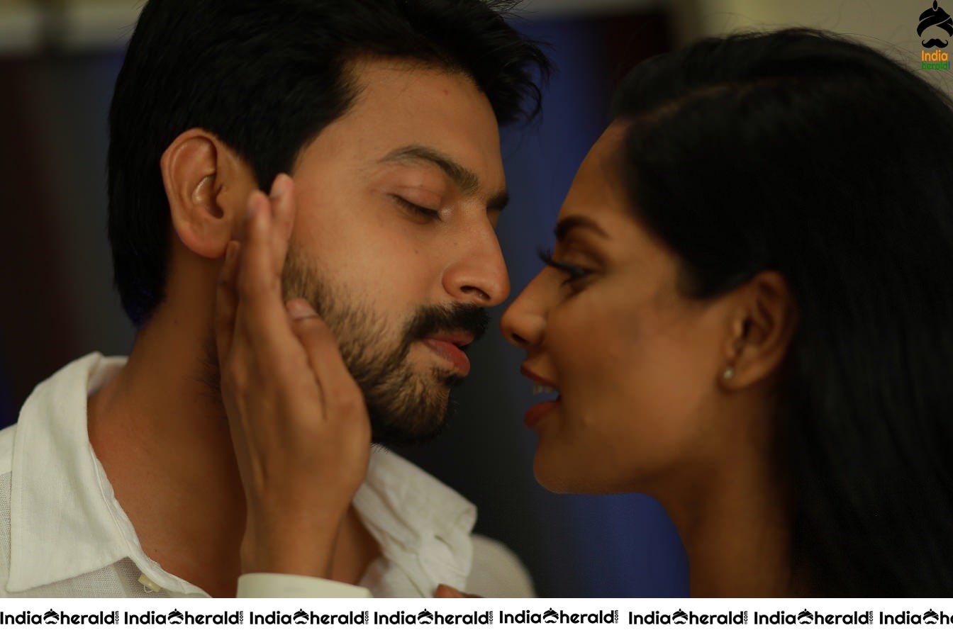 Un Kadhal Irunthal Tamil Movie Stills Set 1