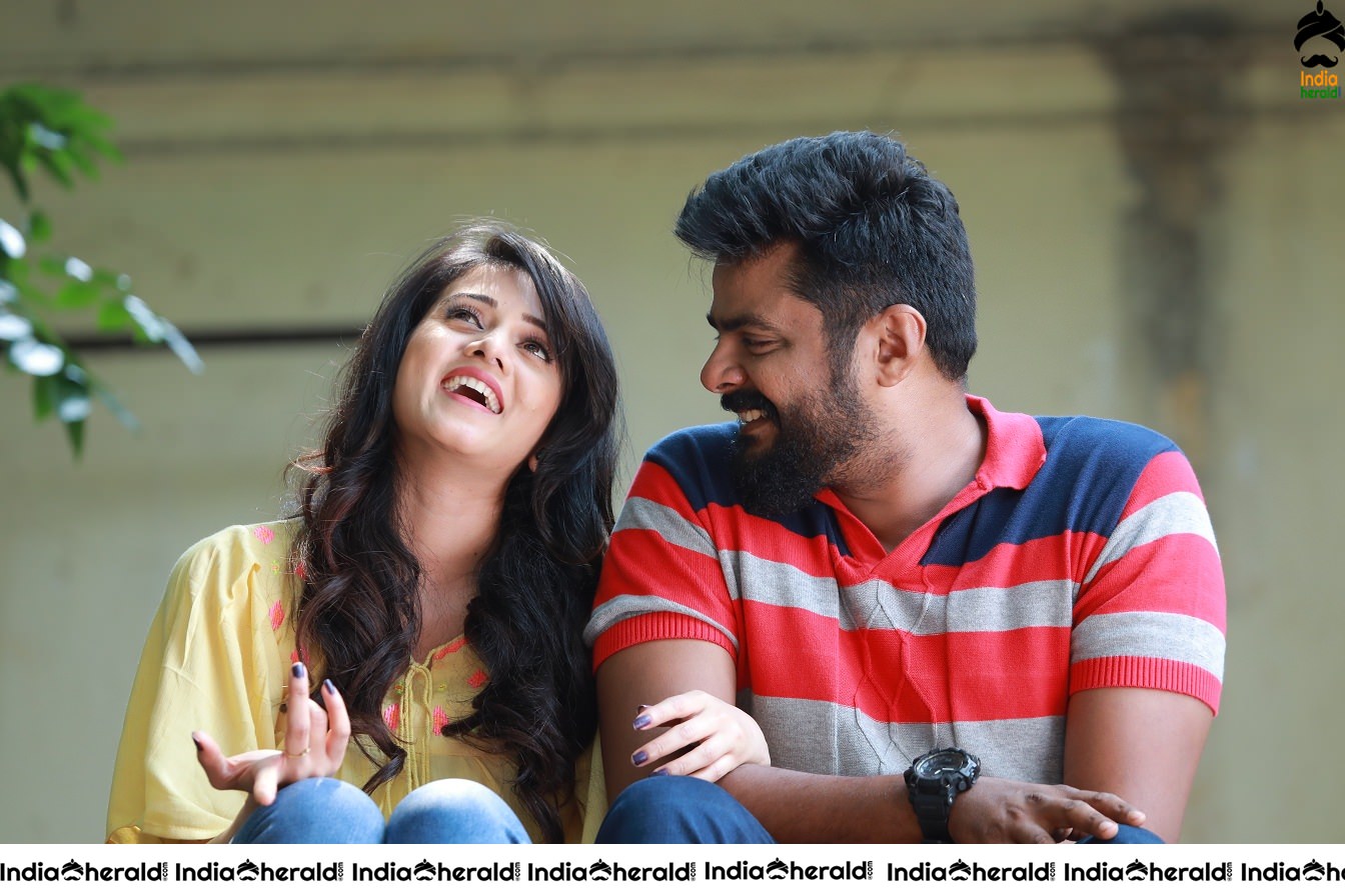 Un Kadhal Irunthal Tamil Movie Stills Set 2