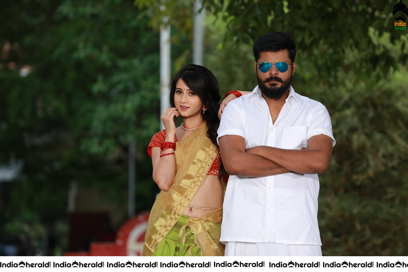 Un Kadhal Irunthal Tamil Movie Stills Set 2