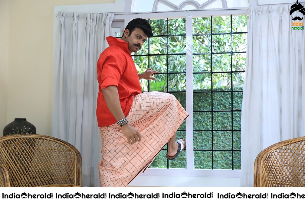 Un Kadhal Irunthal Tamil Movie Stills Set 2