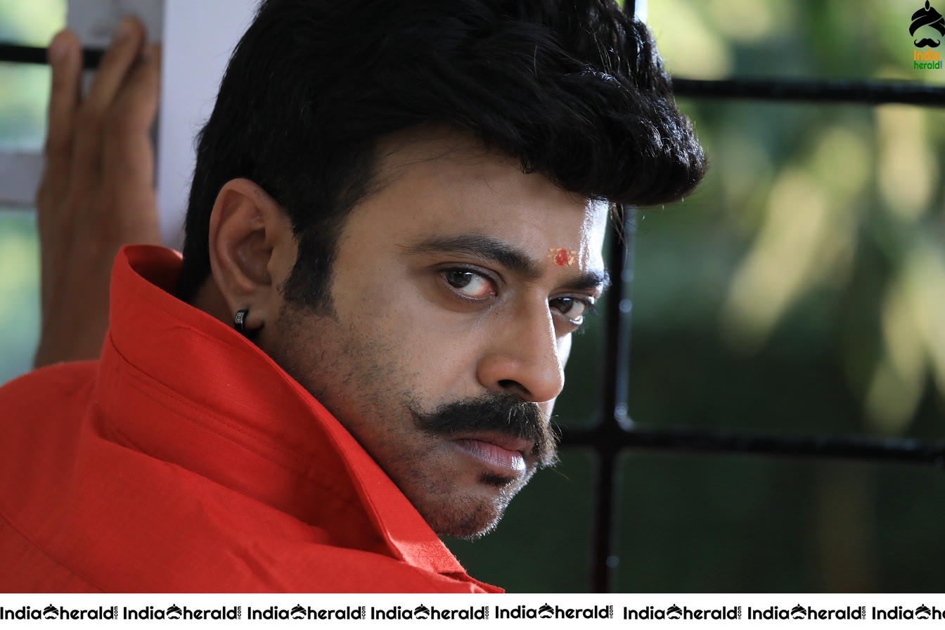 Un Kadhal Irunthal Tamil Movie Stills Set 2