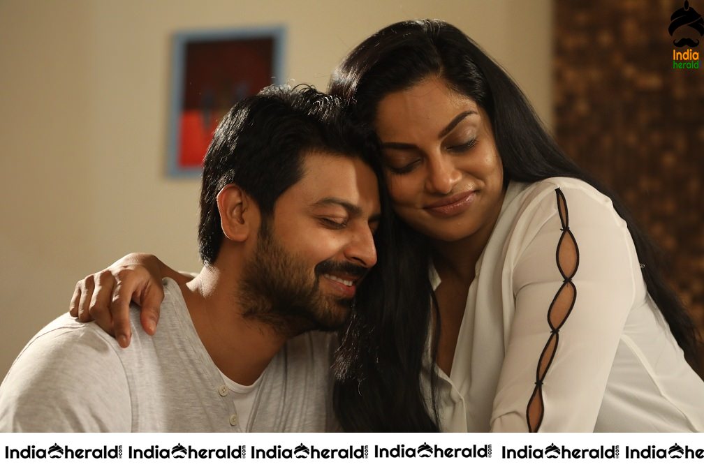 Un Kadhal Irunthal Tamil Movie Stills Set 2