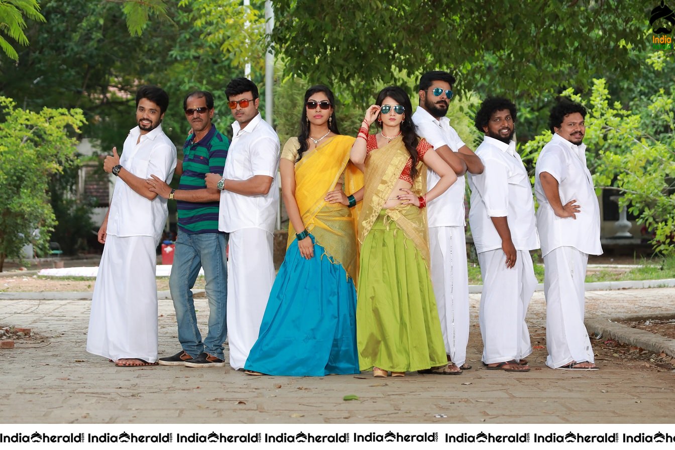 Un Kadhal Irunthal Tamil Movie Stills Set 2