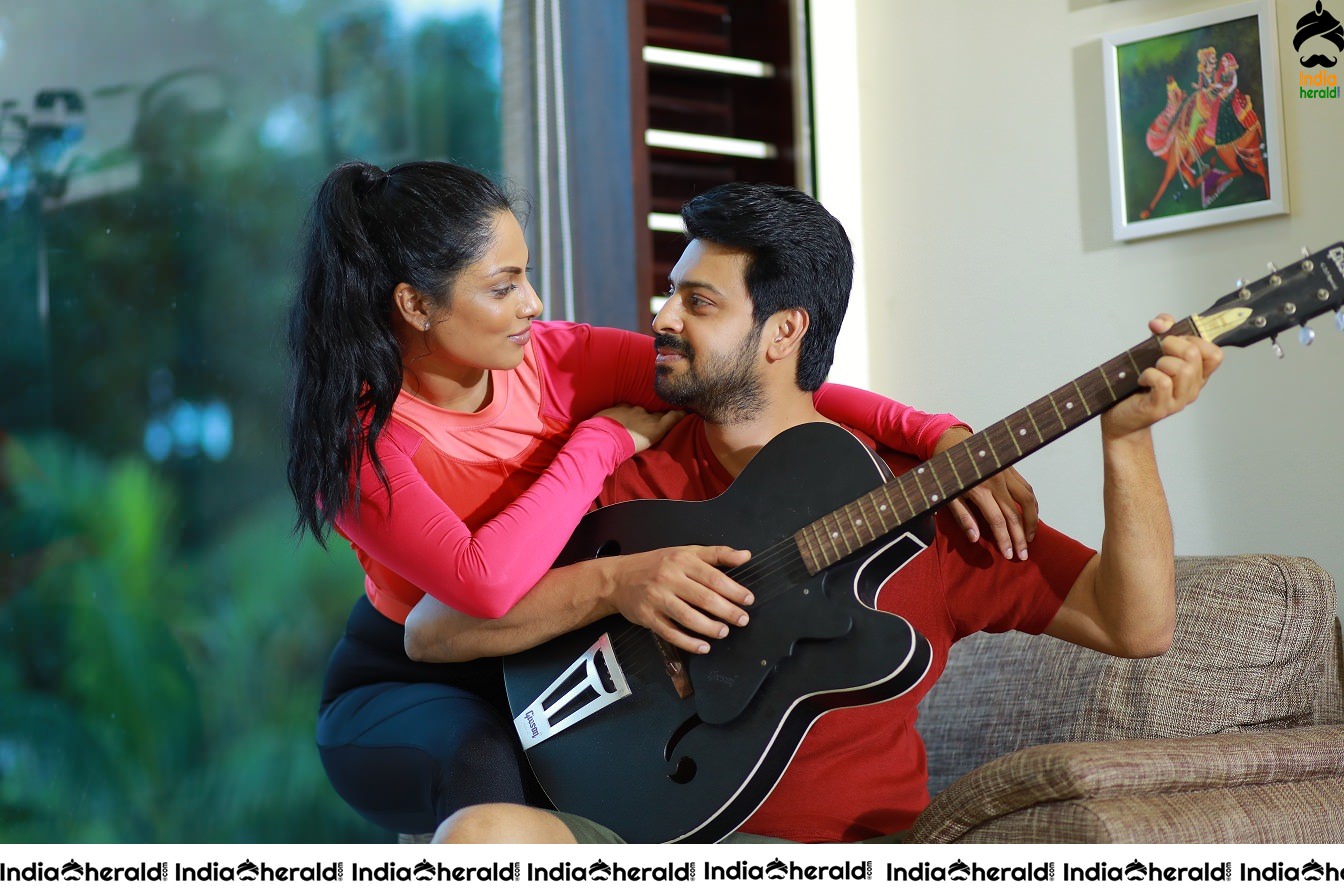 Un Kadhal Irunthal Tamil Movie Stills Set 2
