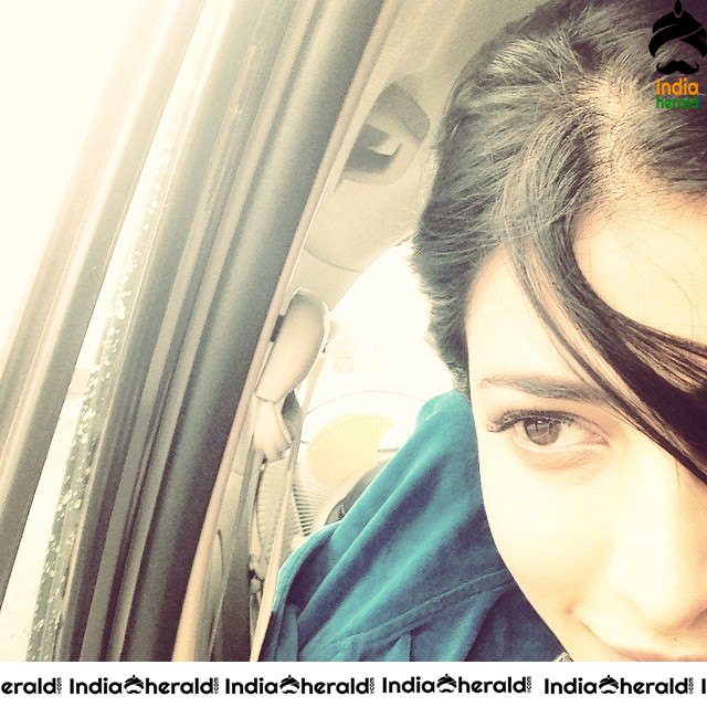 Unseen Photos Collection of Shruti Haasan from Behind the Scenes Set 1