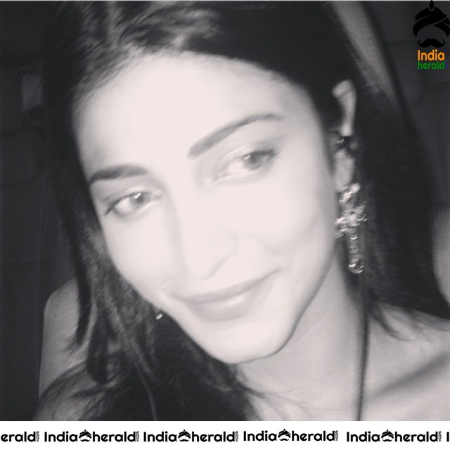 Unseen Photos Collection of Shruti Haasan from Behind the Scenes Set 1