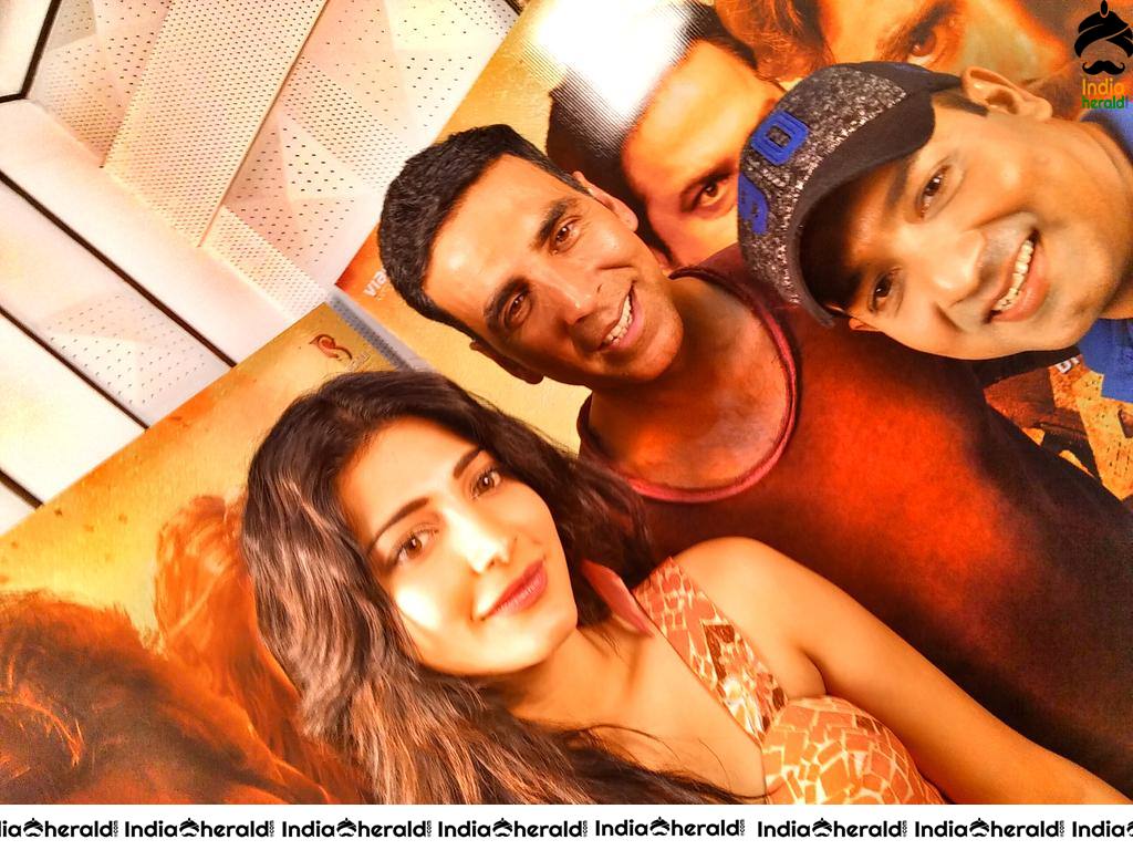 Unseen Photos Collection of Shruti Haasan from Behind the Scenes Set 2