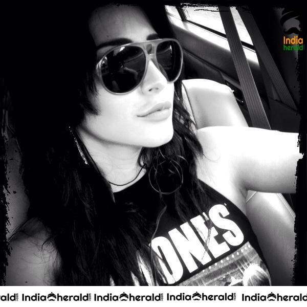 Unseen Photos Collection of Shruti Haasan from Behind the Scenes Set 2