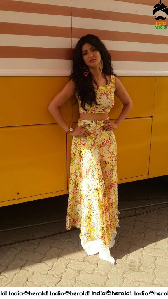 Unseen Photos Collection of Shruti Haasan from Behind the Scenes Set 2