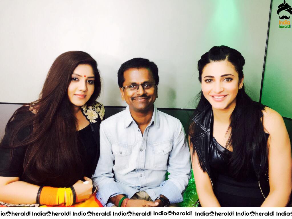 Unseen Photos Collection of Shruti Haasan from Behind the Scenes Set 3