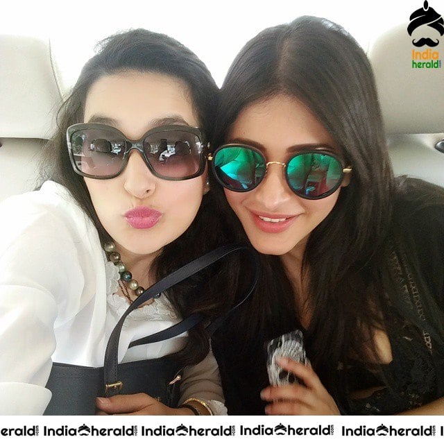 Unseen Photos Collection of Shruti Haasan from Behind the Scenes Set 3