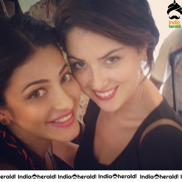 Unseen Photos Collection of Shruti Haasan from Behind the Scenes Set 3