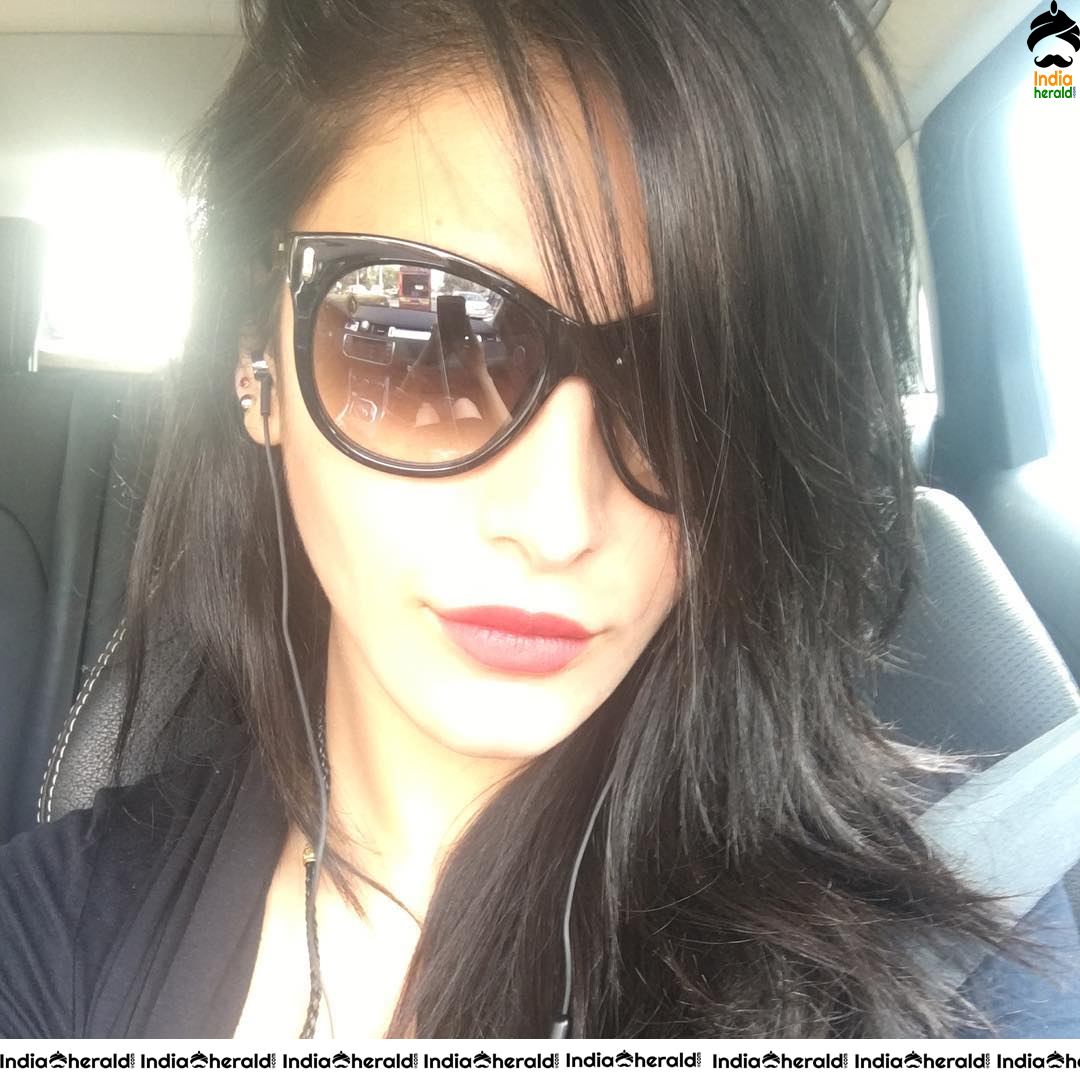 Unseen Photos Collection of Shruti Haasan from Behind the Scenes Set 5