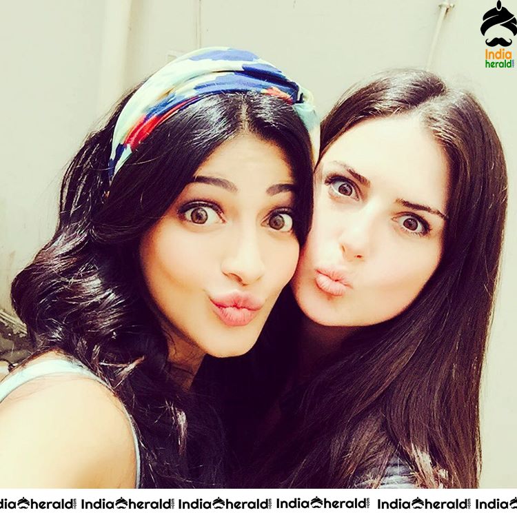 Unseen Photos Collection of Shruti Haasan from Behind the Scenes Set 5