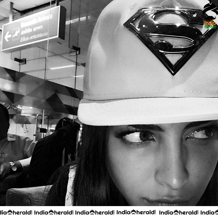 Unseen Photos Collection of Shruti Haasan from Behind the Scenes Set 6