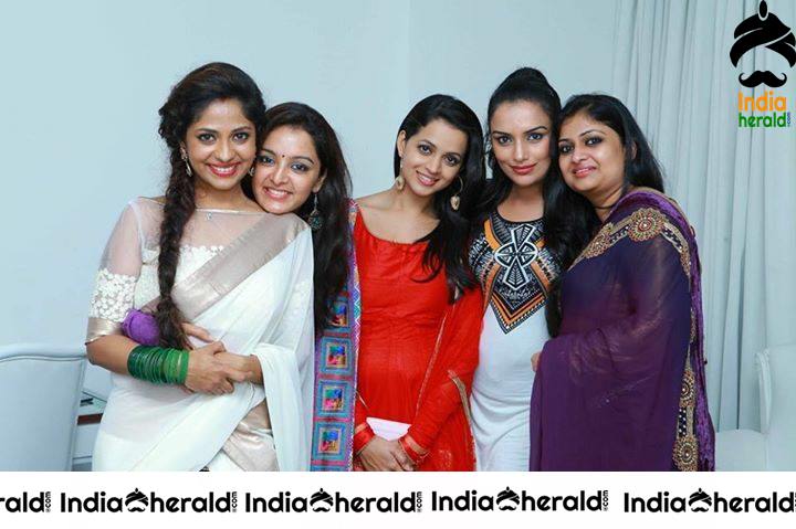 Unseen Photos of Bhavana Menon Set 5