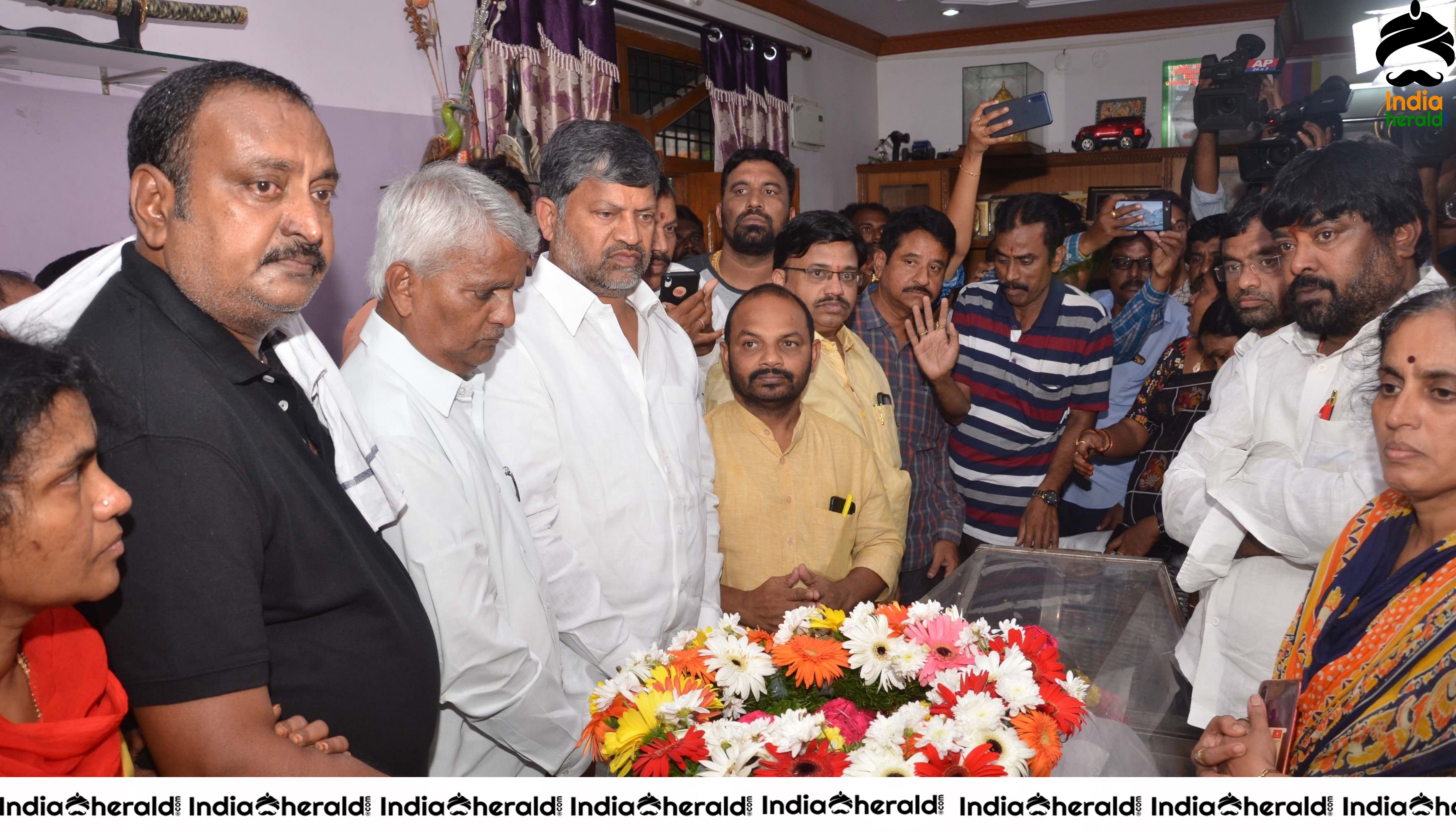 Venu Madhav Body At His Residence