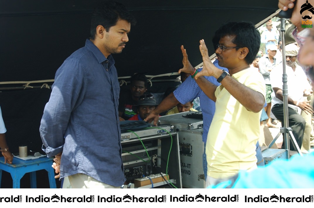 Vijay and Samantha in Kaththi Movie Unseen HD Photos Set 3