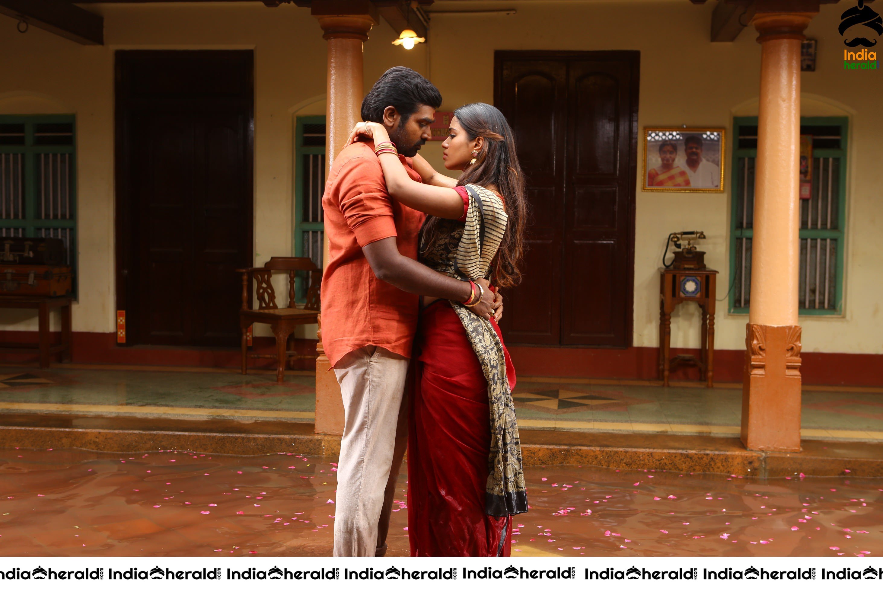 Vijay Sethupathi and Raashi Khanna HD Stills from Sangatamizhan movie