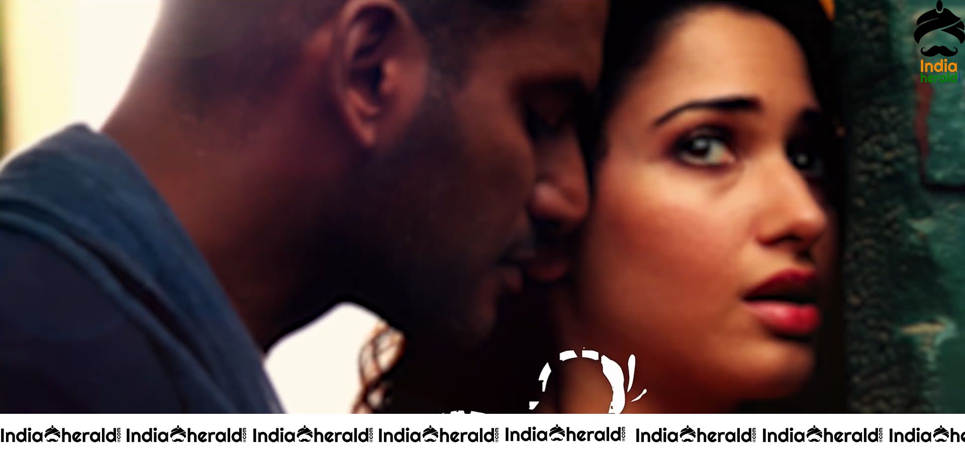 Vishal and Tamanna Hot Stills from Nee Sirichaalum Lyric Video Set 1