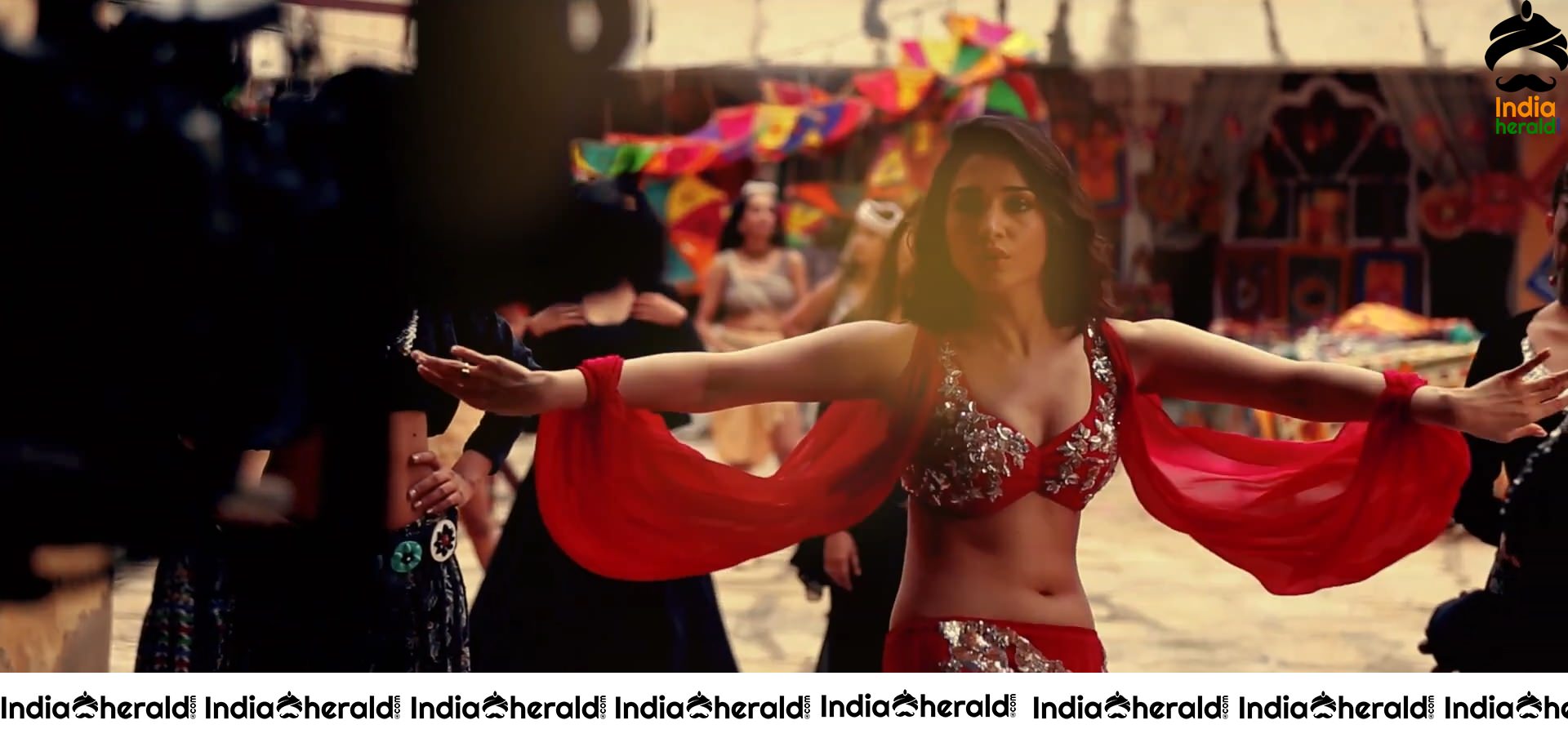 Vishal and Tamanna Hot Stills from Nee Sirichaalum Lyric Video Set 2