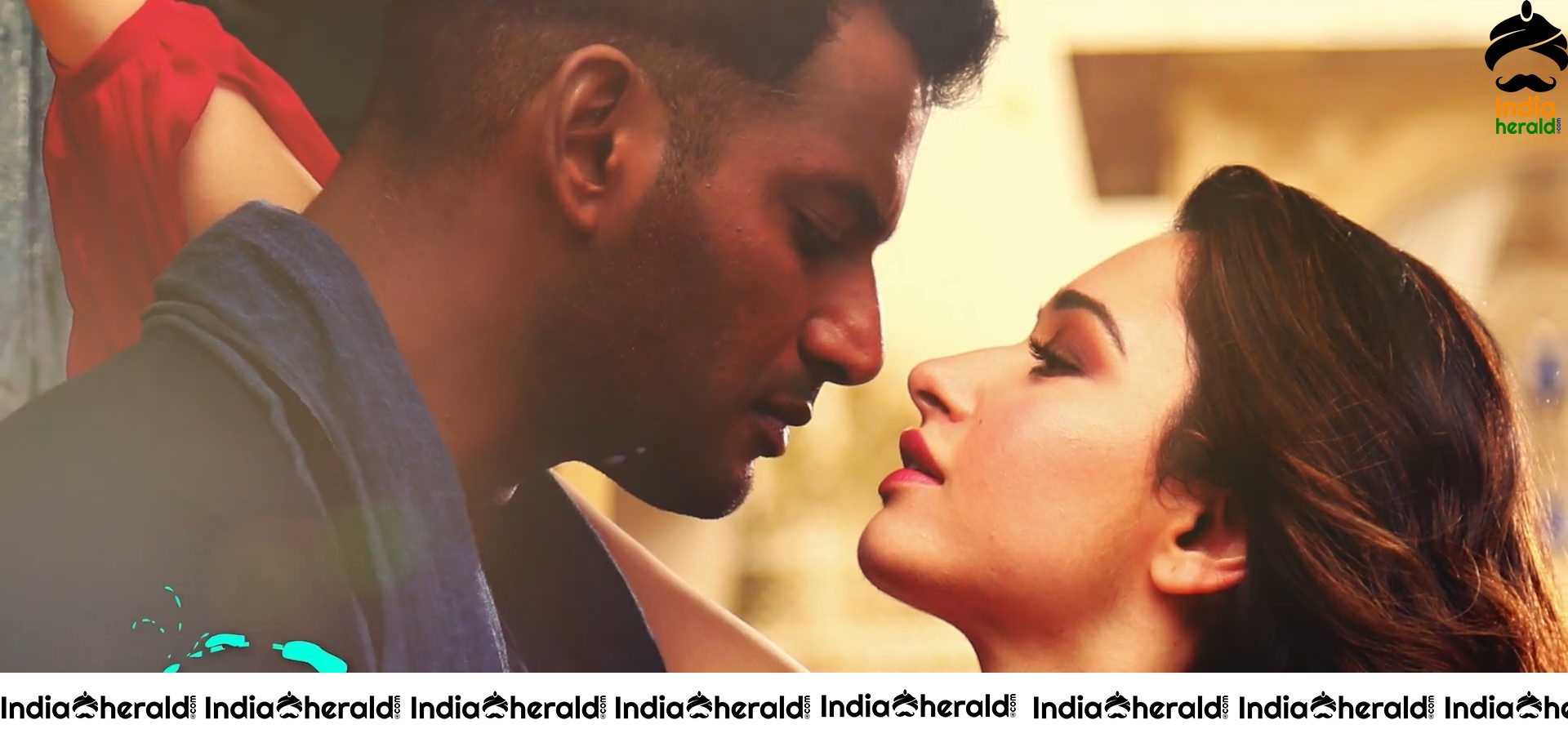 Vishal and Tamanna Hot Stills from Nee Sirichaalum Lyric Video Set 4