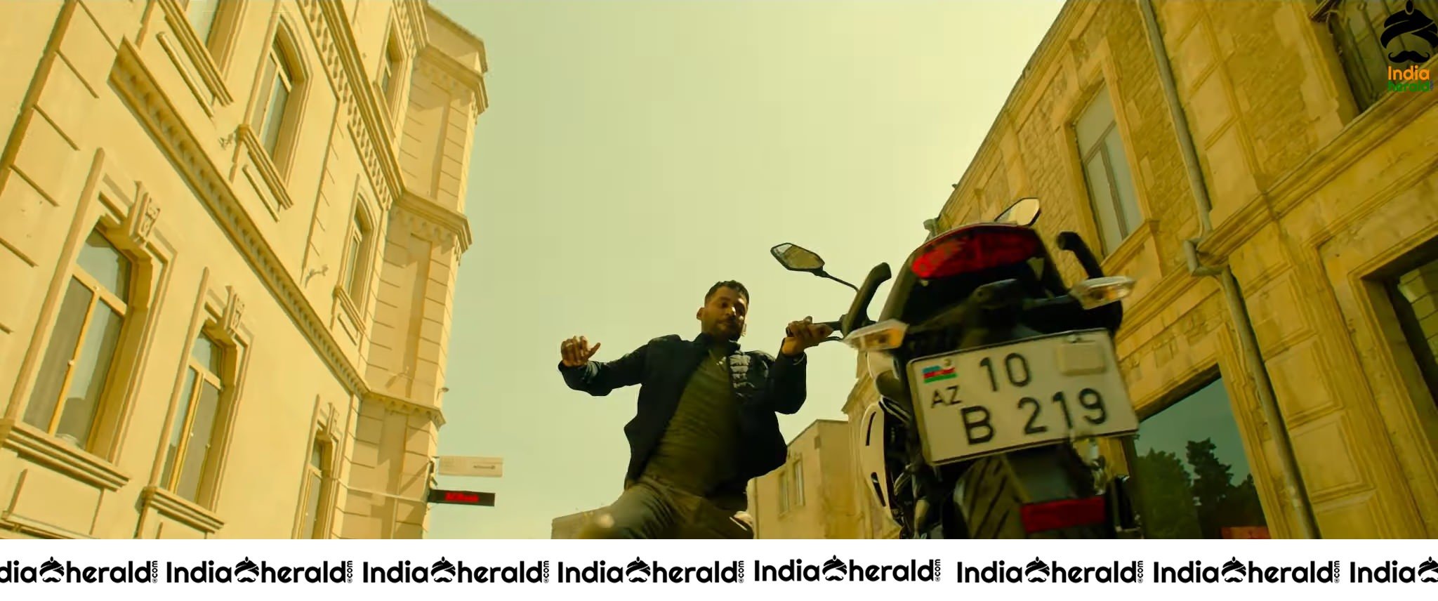 Vishal Tamanna Hot Action Trailer Stills Set 6