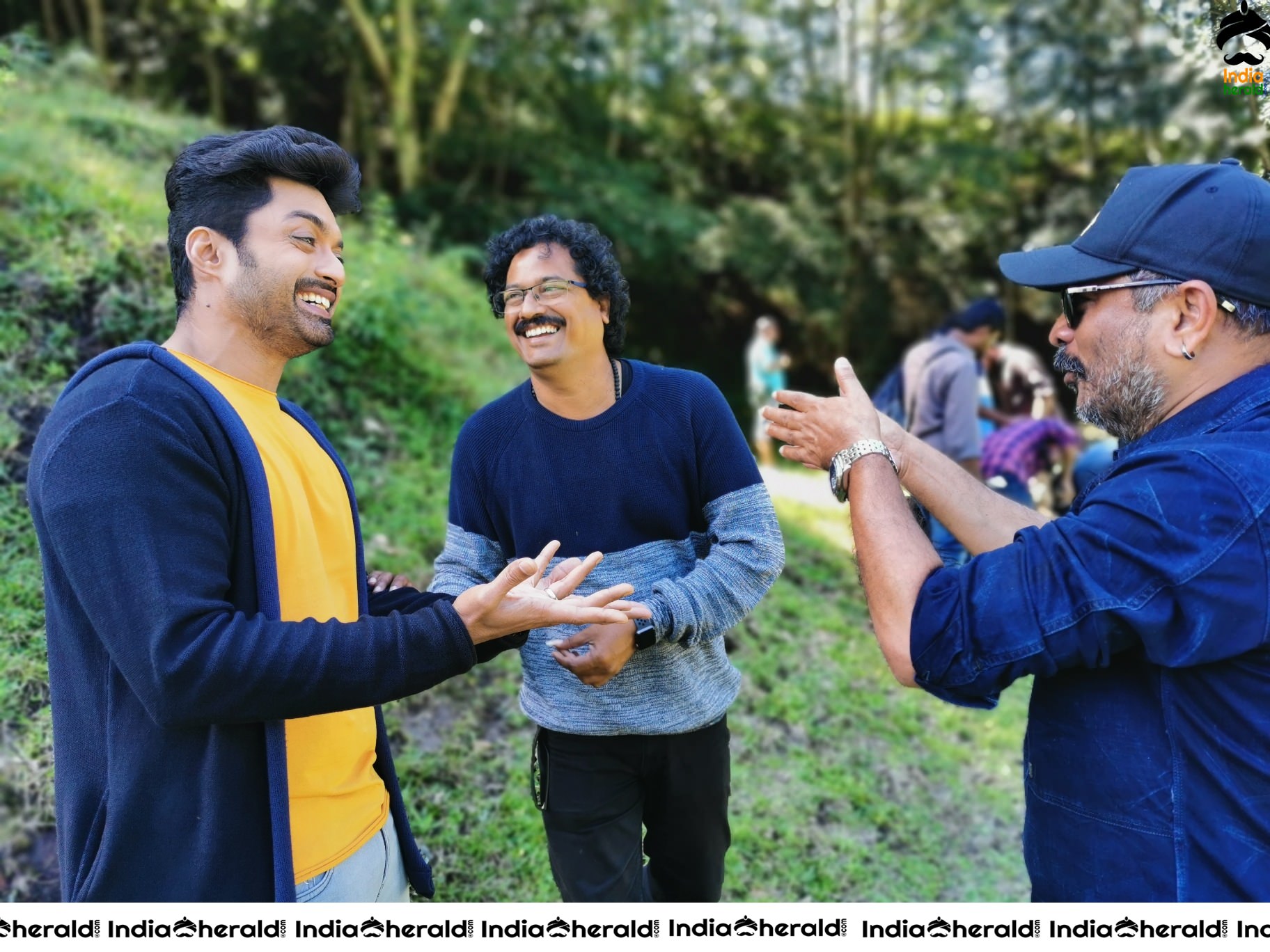 Working Stills Nandamuri Kalyanram in Entha Manchivaadavuraa