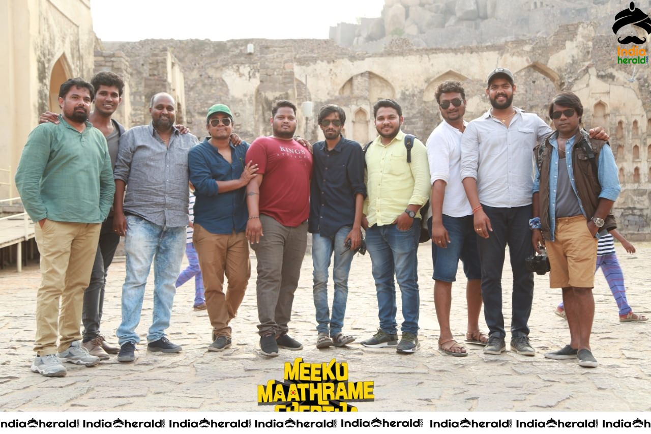 Working stills of Meeku Maathrame Cheptha Set 1