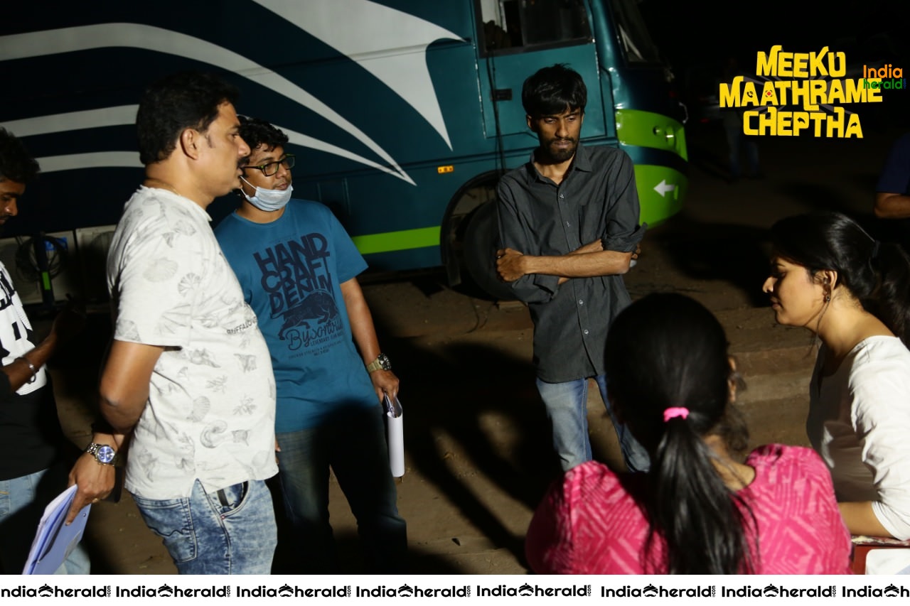 Working stills of Meeku Maathrame Cheptha Set 1