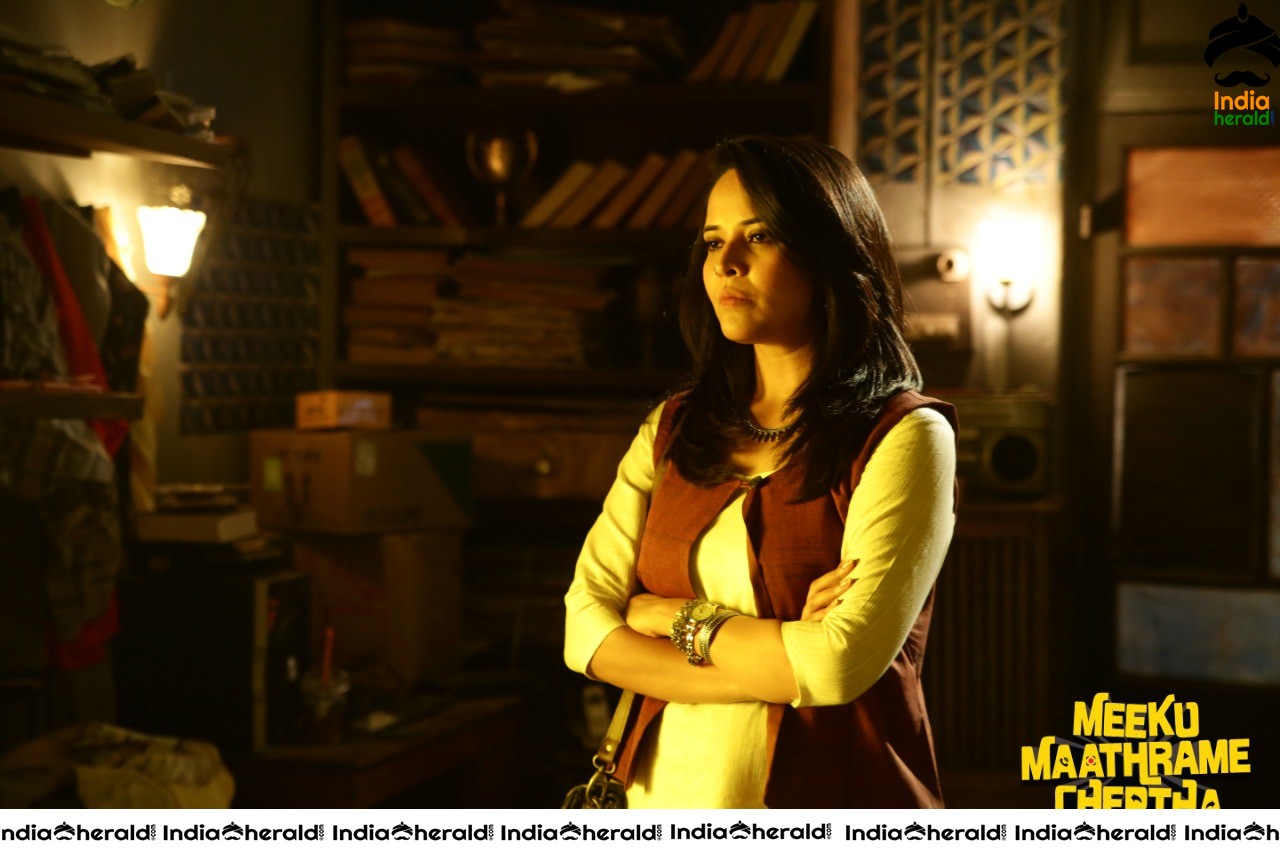 Working stills of Meeku Maathrame Cheptha Set 1